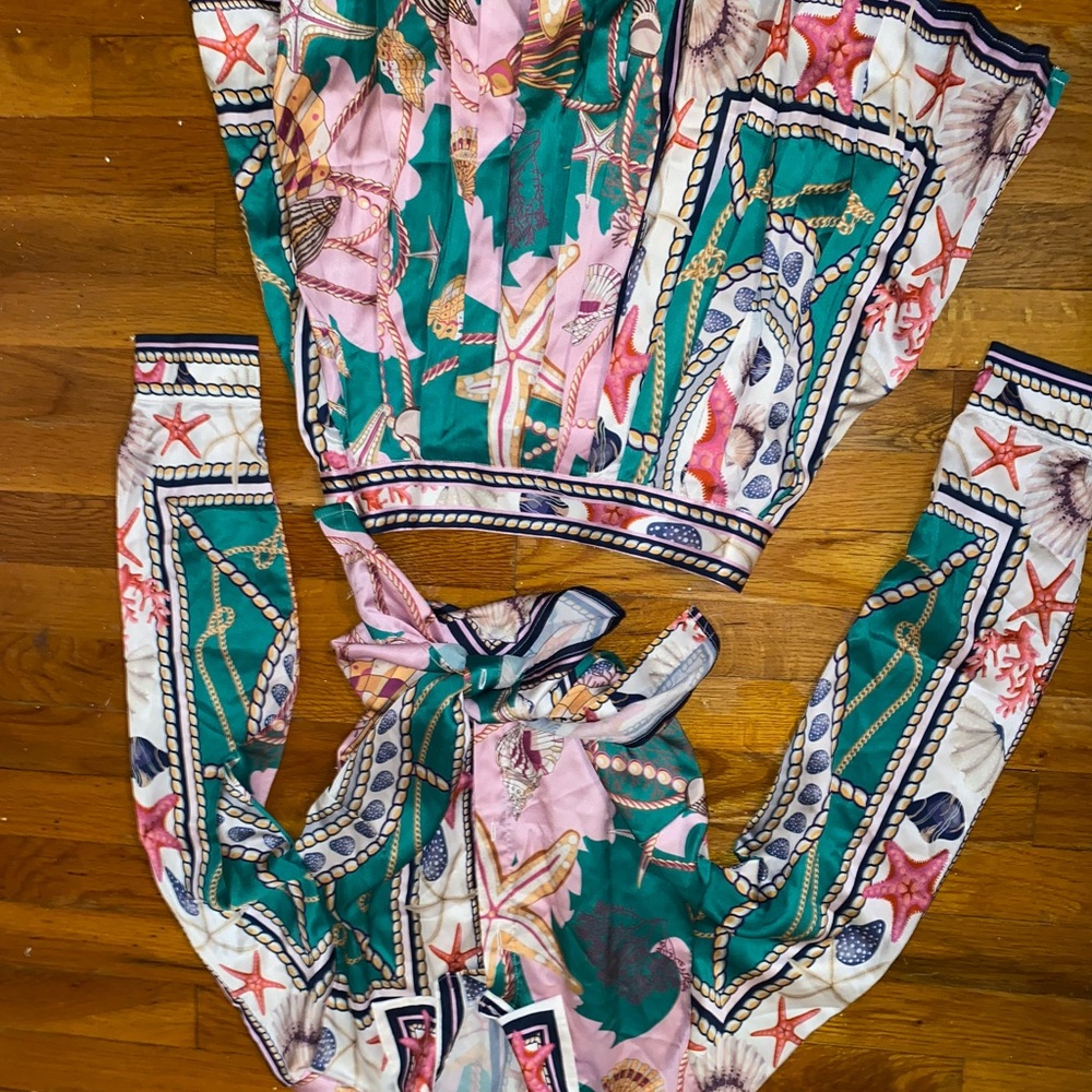 2 Piece Set - Picture 3 of 5